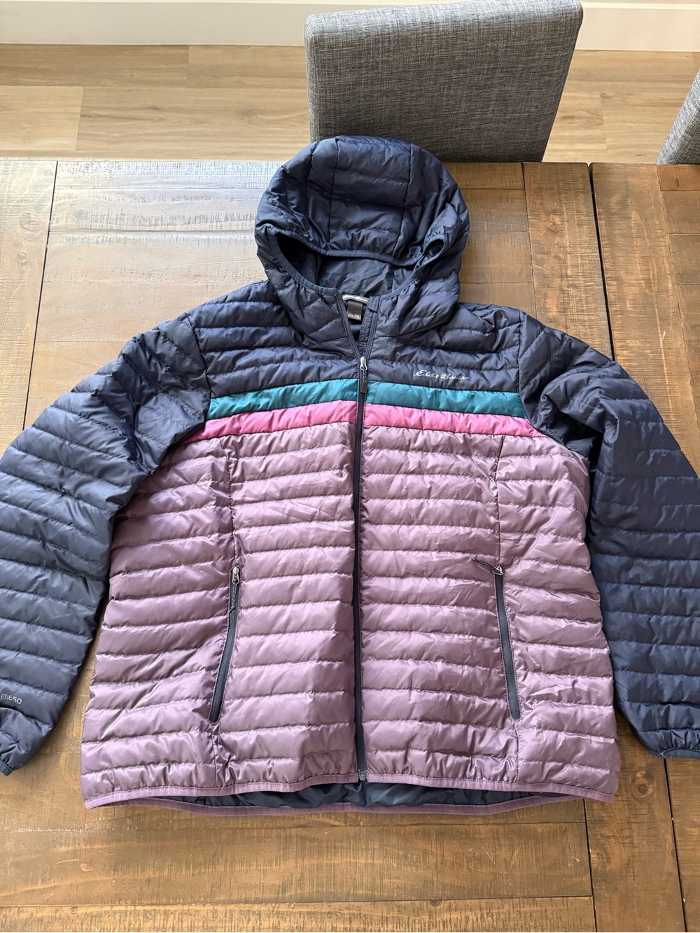 Eddie Bauer Women’s Light Weight Puffer Jacket